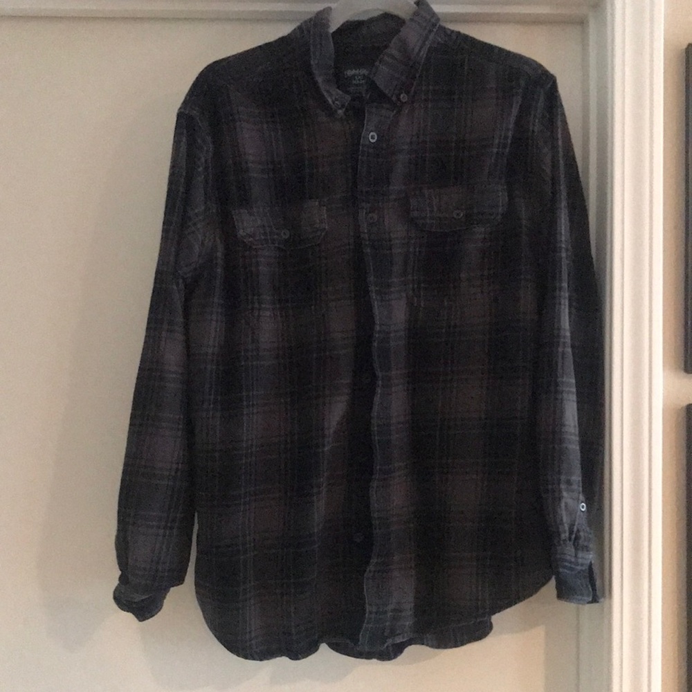 Mens flannel: light and dark gray